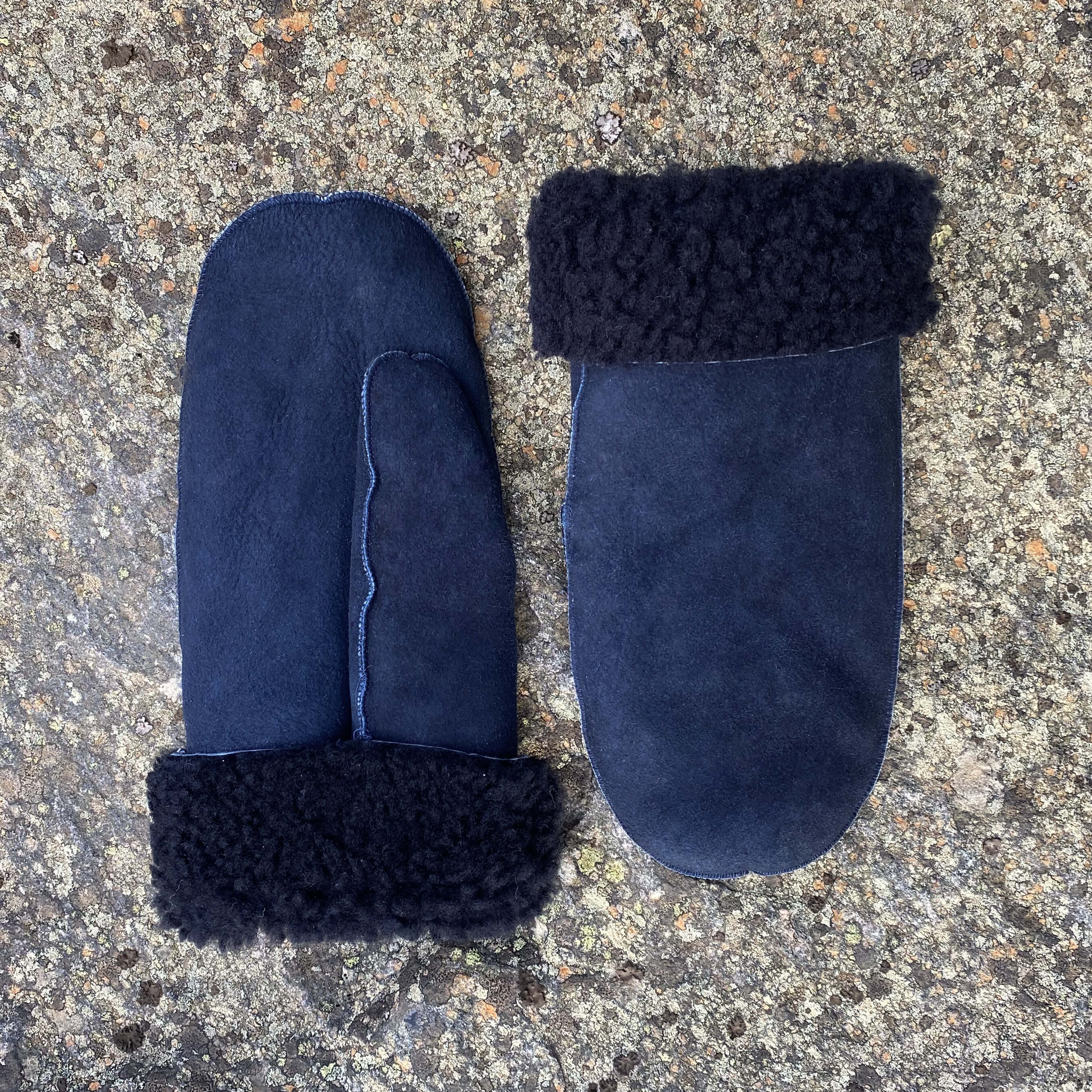 Semskede lammeskinnsvotter, navy