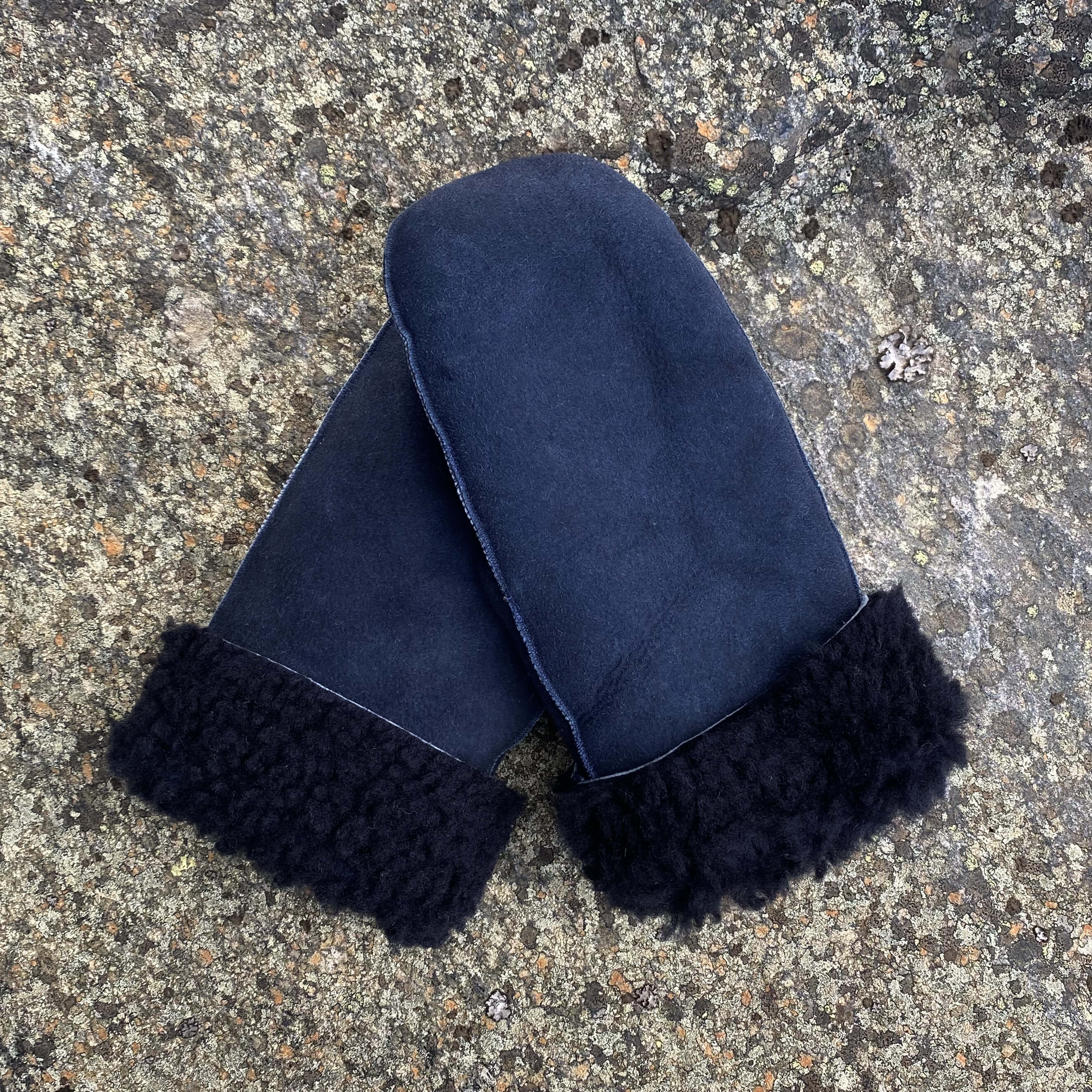 Semskede lammeskinnsvotter, navy