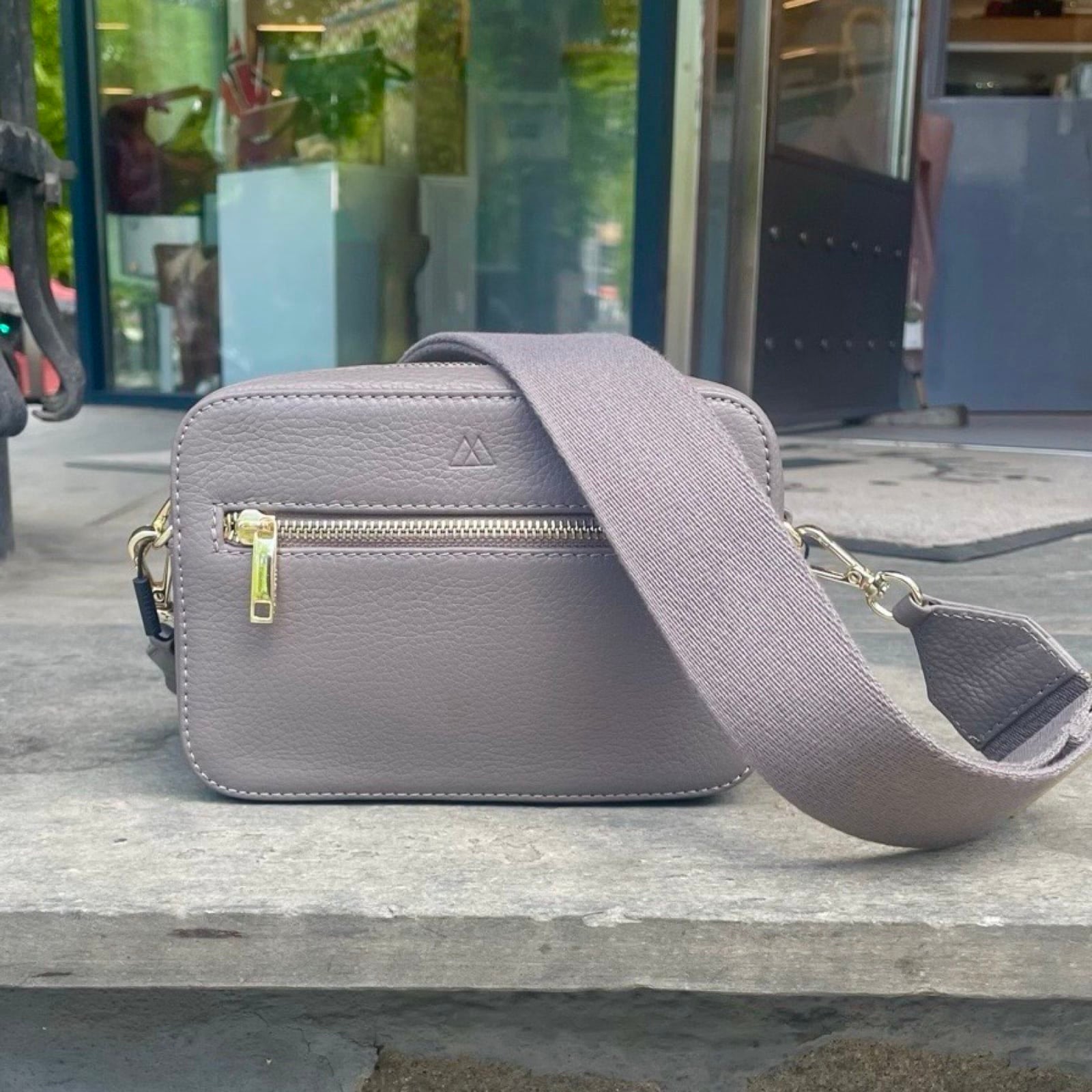 #farge_taupe