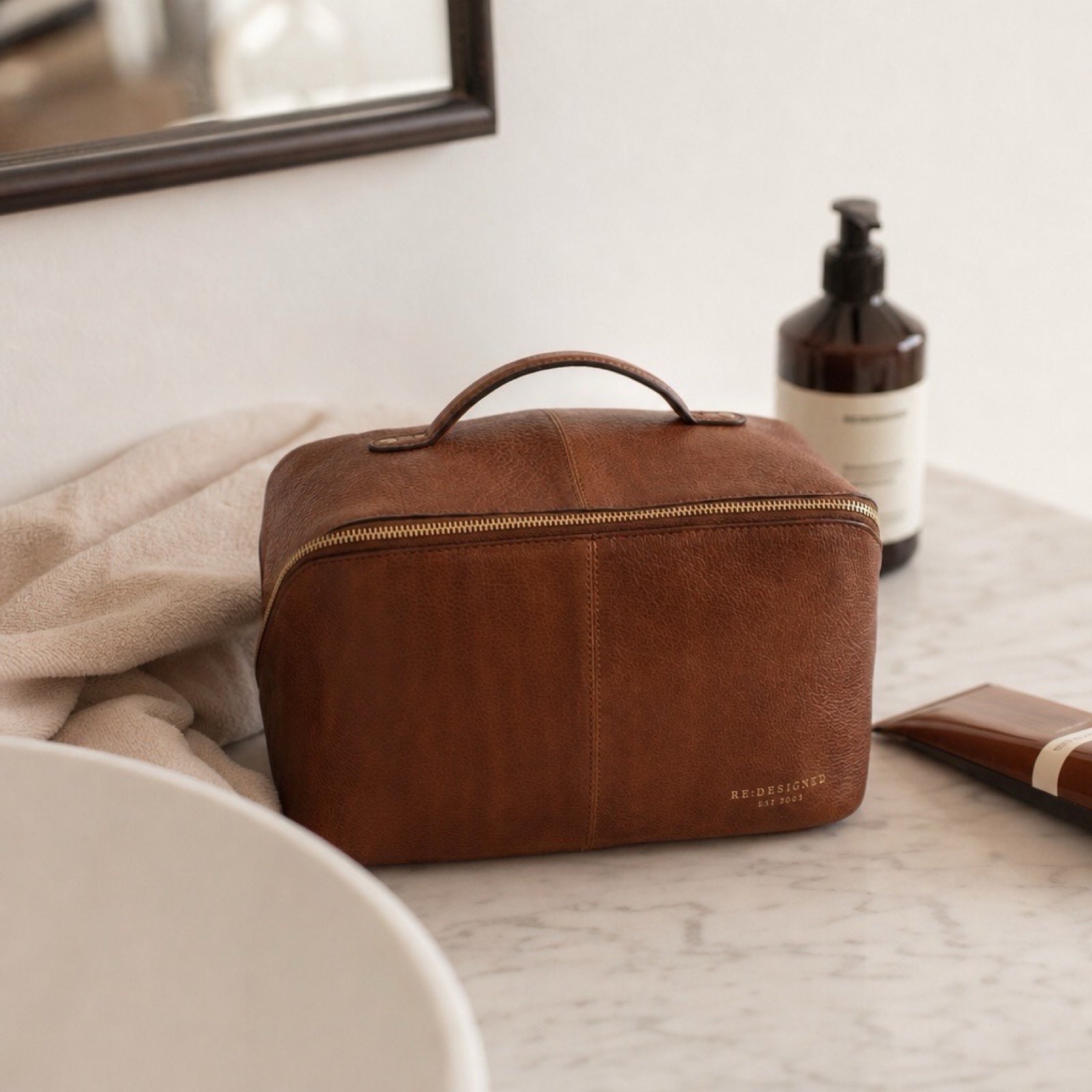 #farge_walnut/gold