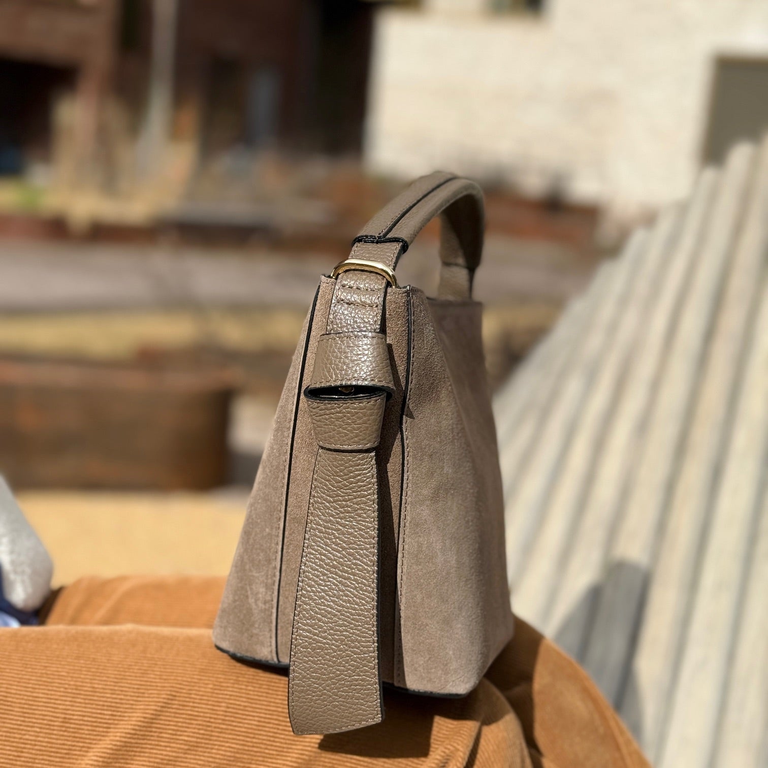 Bucket bag, semsket taupe
