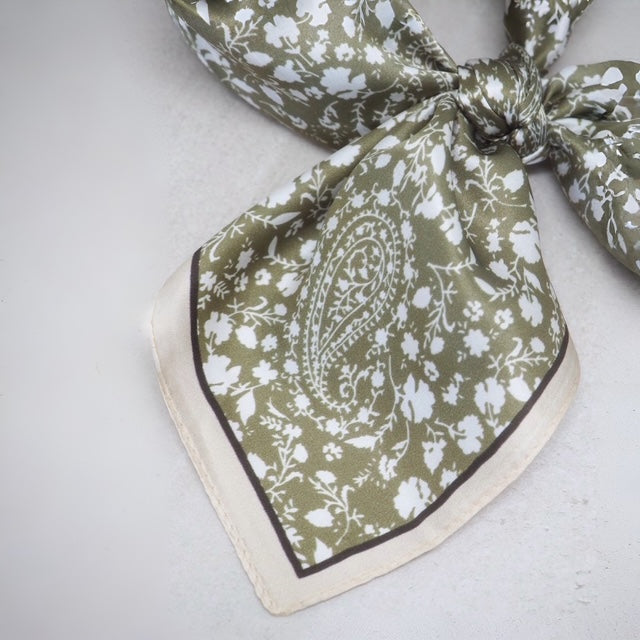 Silkeskjerf mini, oliven og beige