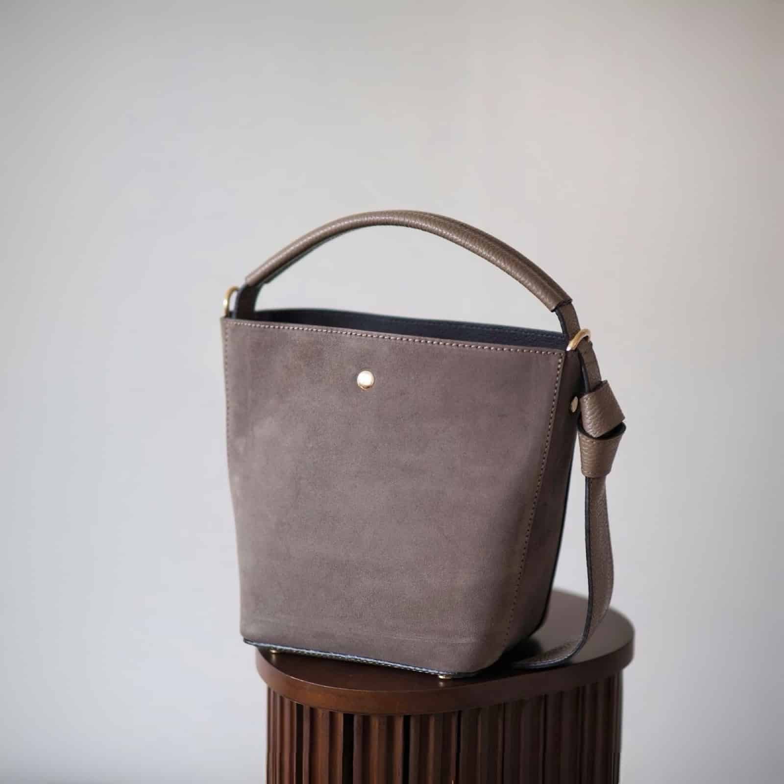Bucket bag, semsket taupe