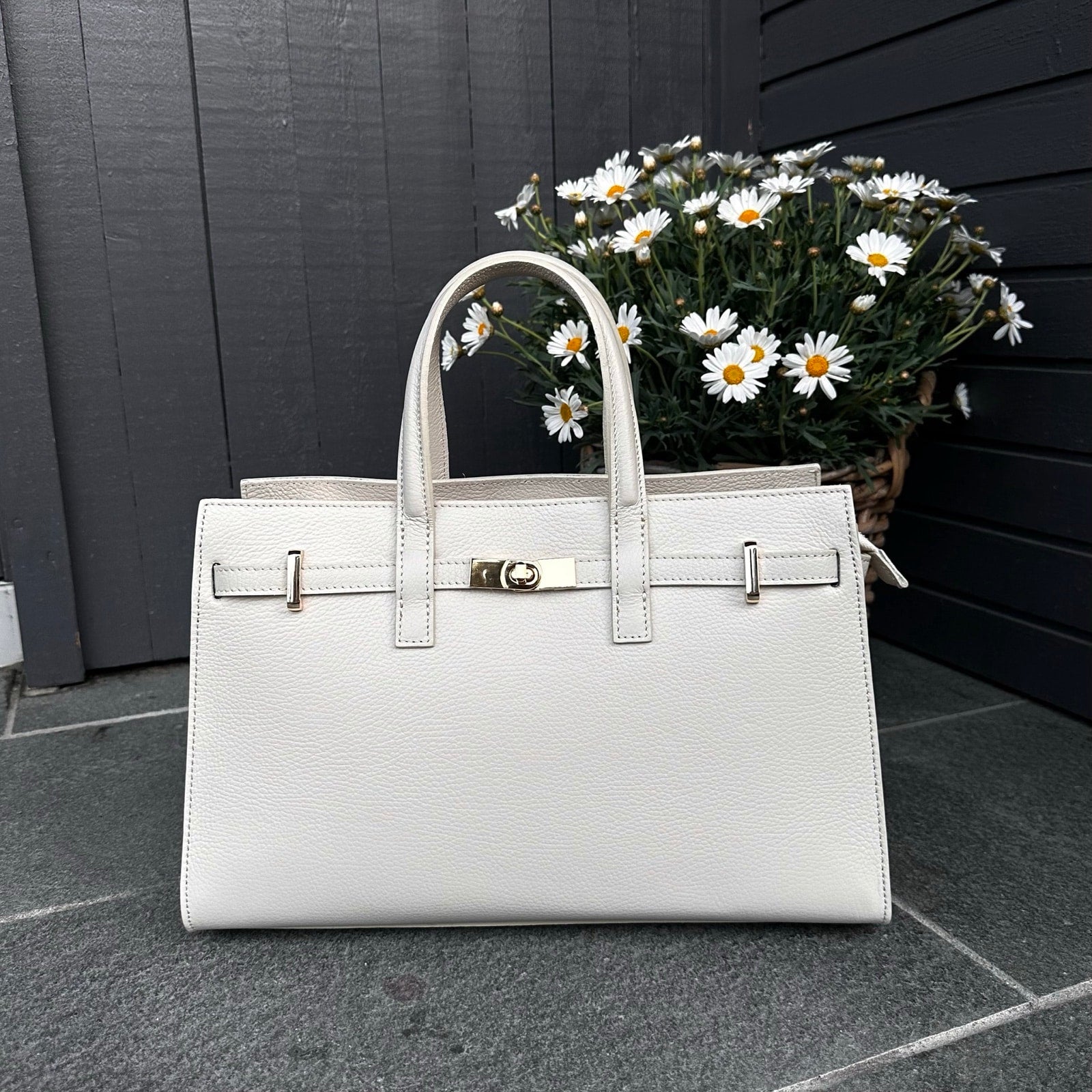 Stor klassisk skinnveske med plass til PC, beige