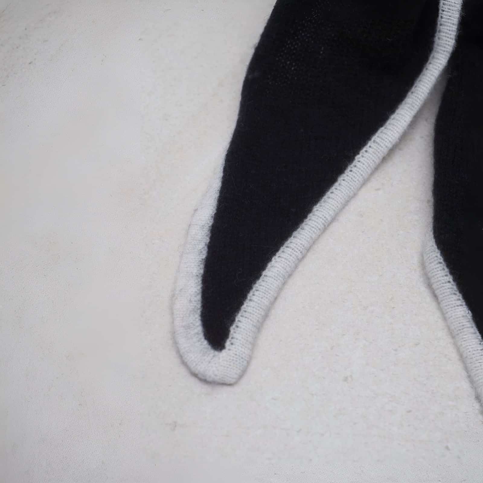 Trekantskjerf to-farget svart og off-white