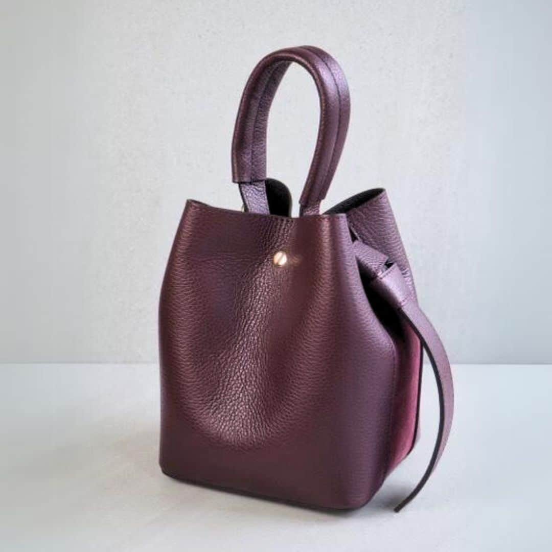 Bucket bag, bordeaux
