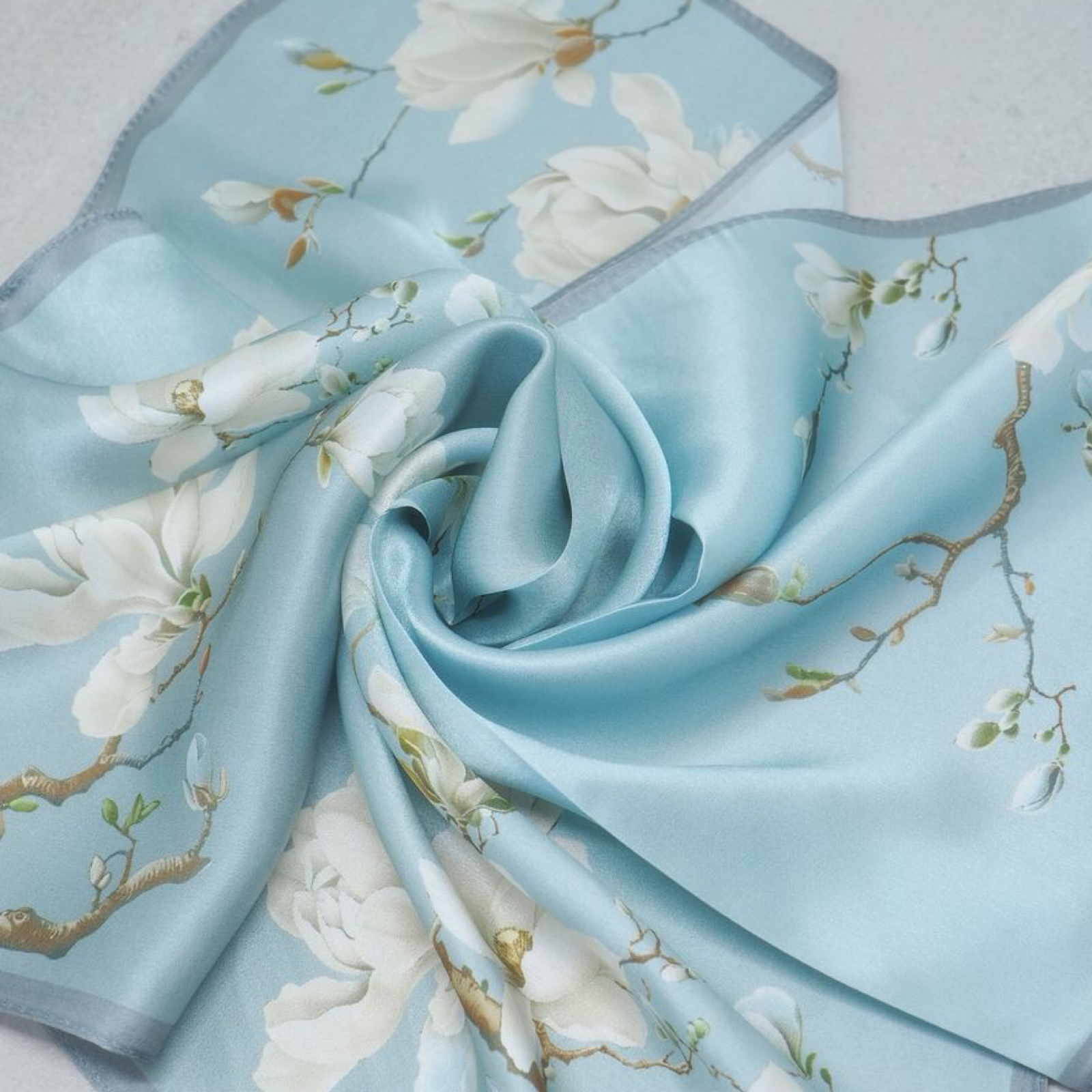 Silkeskjerf mini, lyseblått med magnolia
