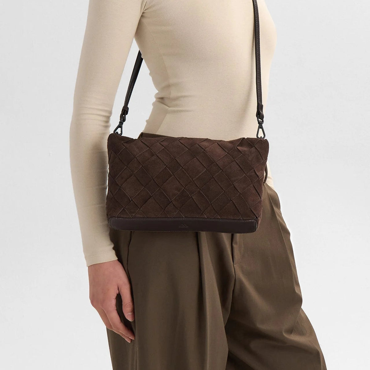 #farge_dark brown