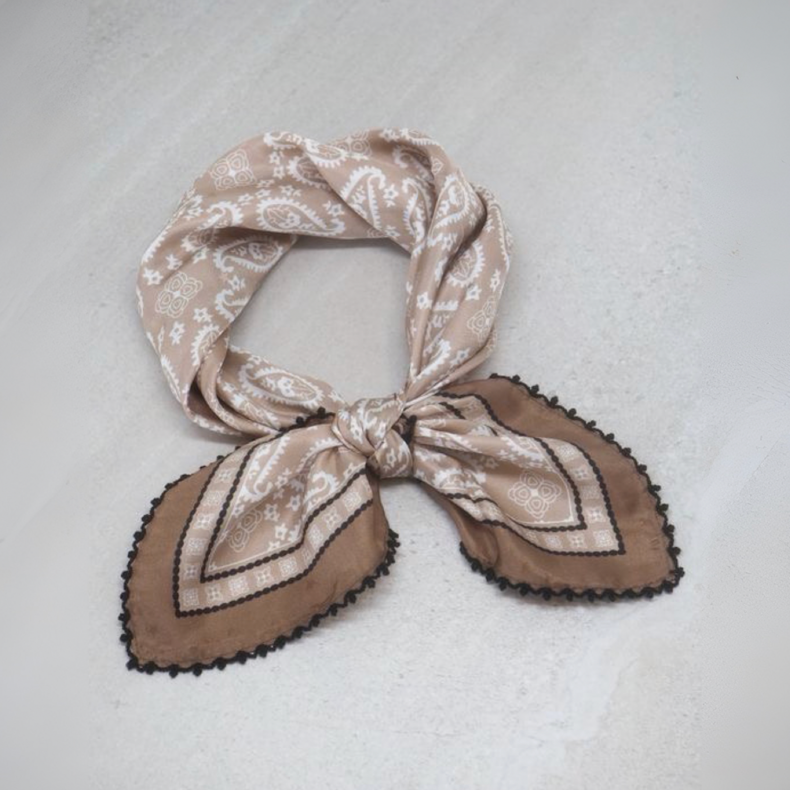 Silkeskjerf mini med picotkant, beige