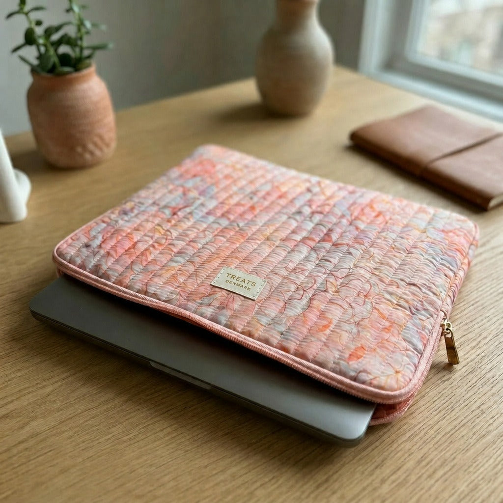TREATS Dorit Bloom Dusty 15" Laptop Sleeve
