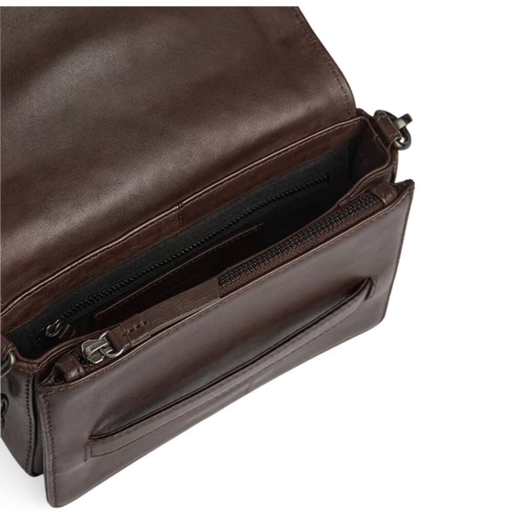 #farge_dark brown