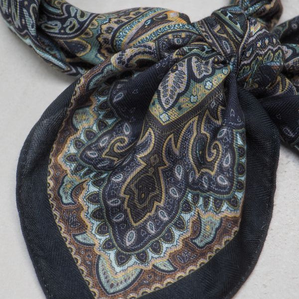 Lunt skjerf, mørkeblått paisley