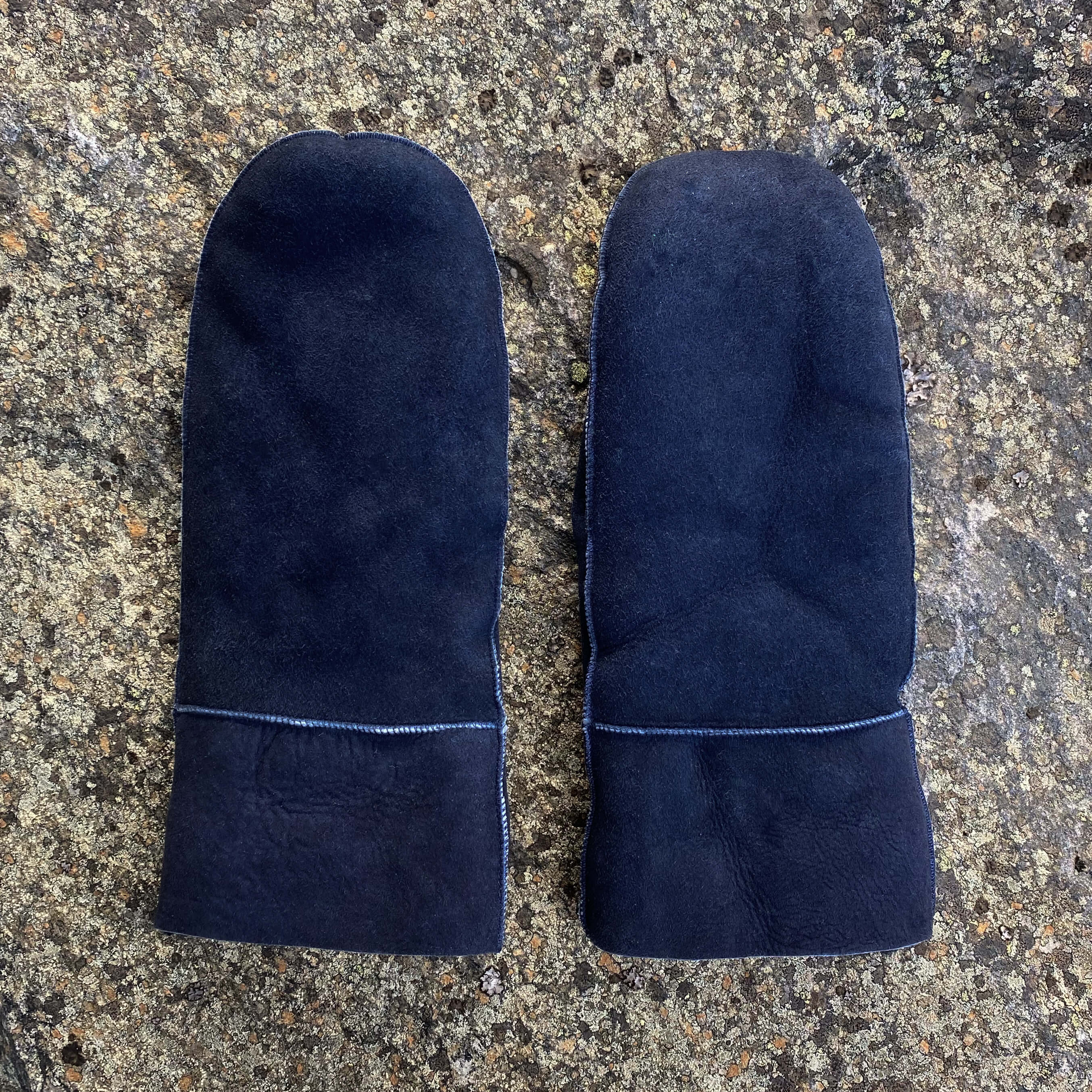 Semskede lammeskinnsvotter, navy