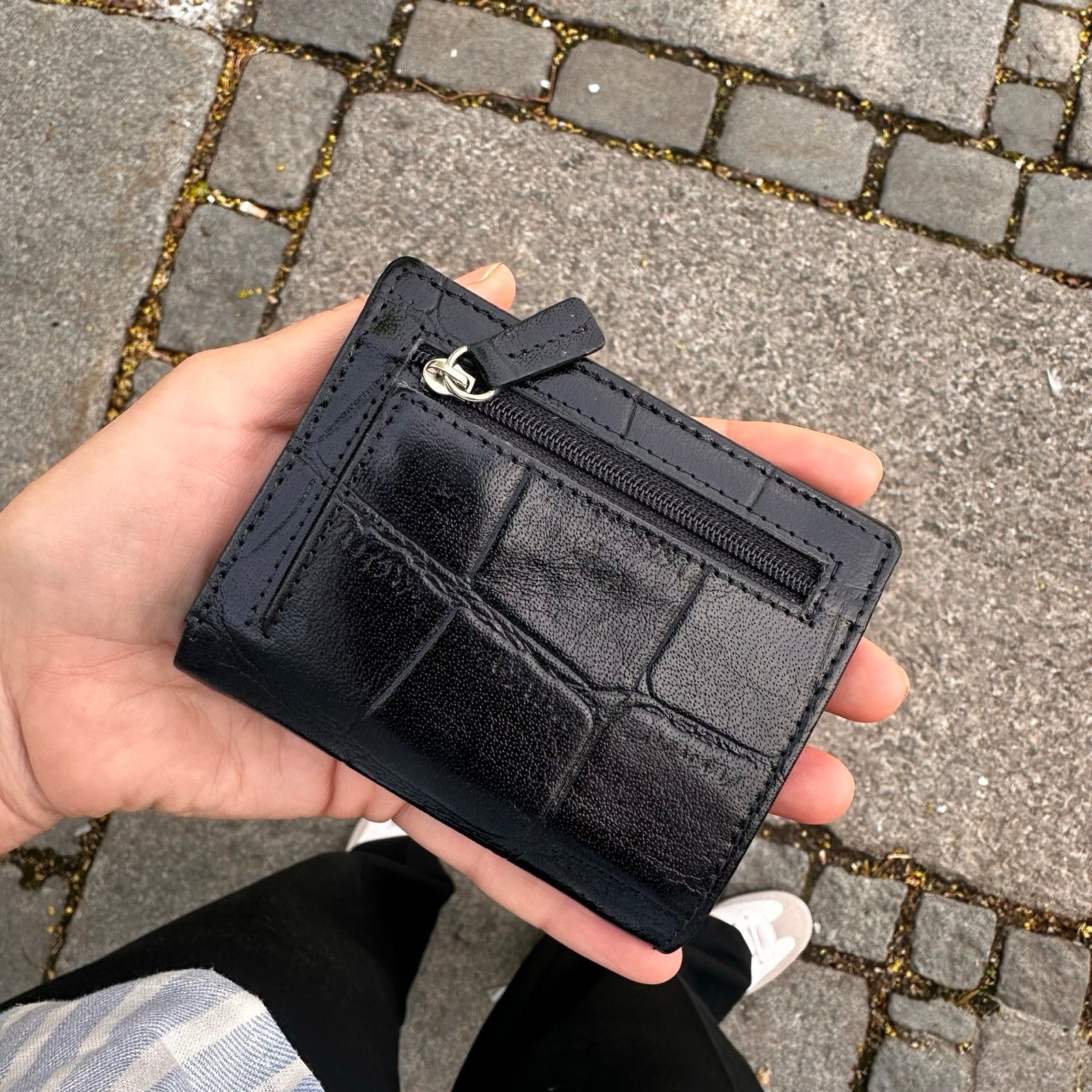 #farge_croco_black