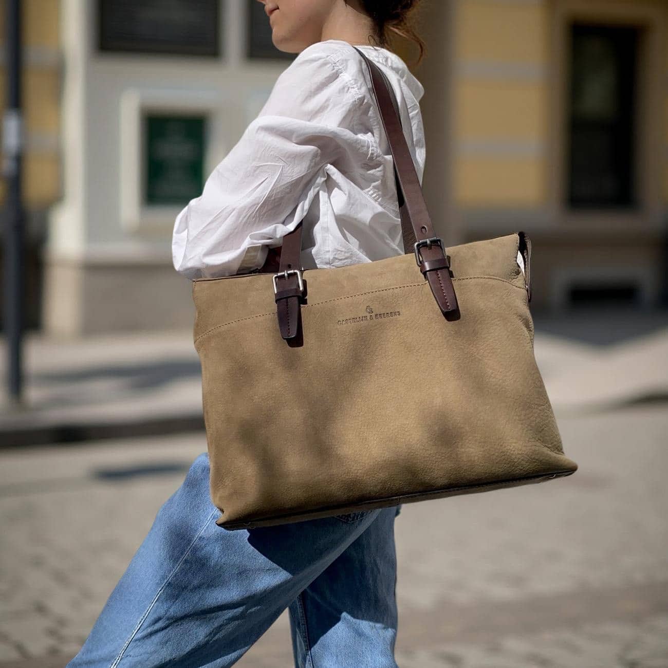 Castelijn & Beerens Veneto Nubuck Shoulderbag 15.6"