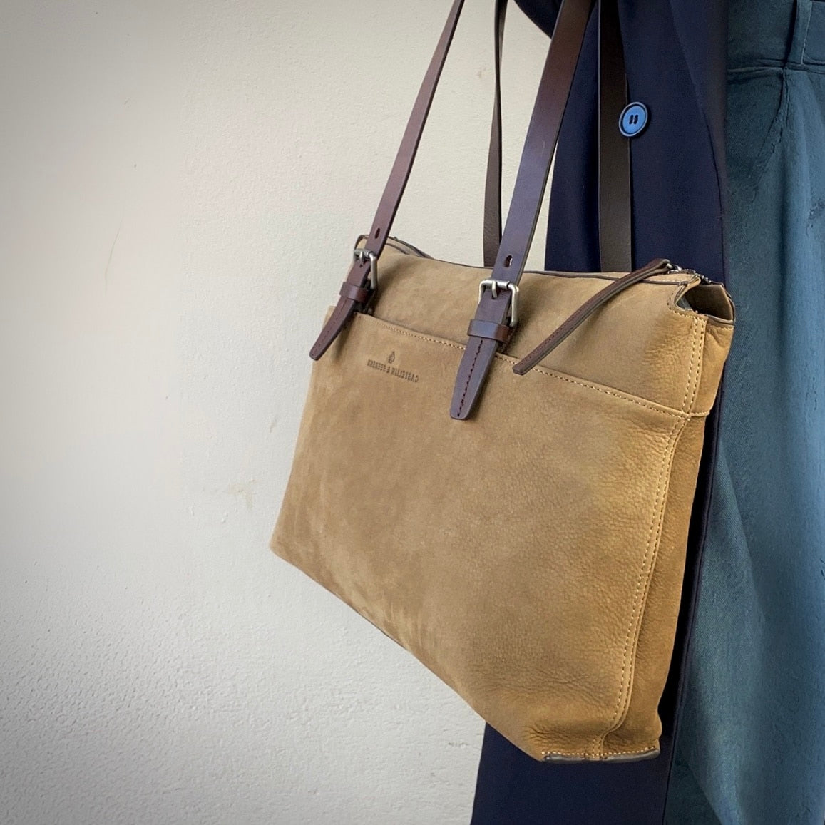 Castelijn & Beerens Veneto Nubuck Shoulderbag 15.6"