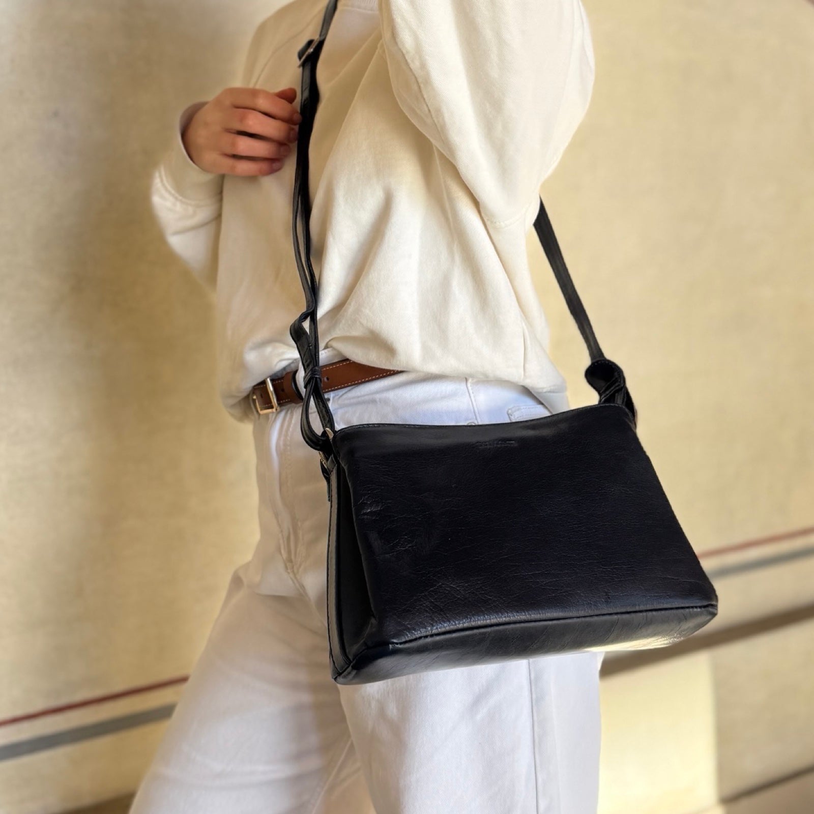 The Monte stor skinnveske med crossover - navy