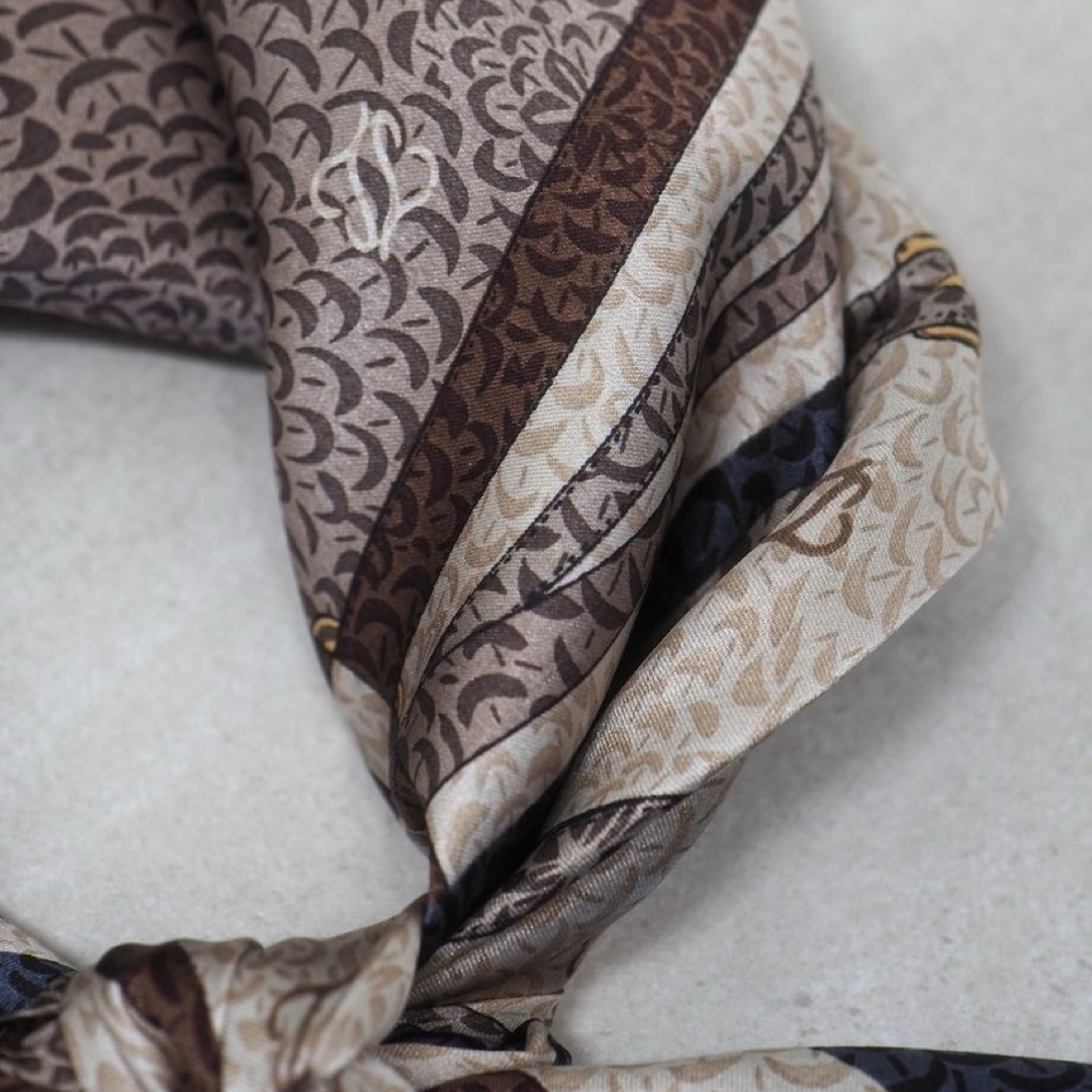 Silkeskjerf mini, taupe, mørkeblå, beige og brun