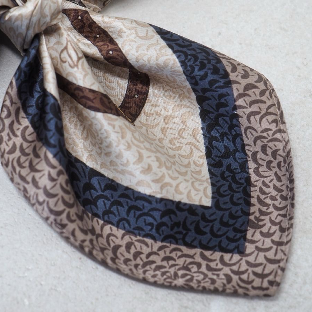 Silkeskjerf mini, taupe, mørkeblå, beige og brun
