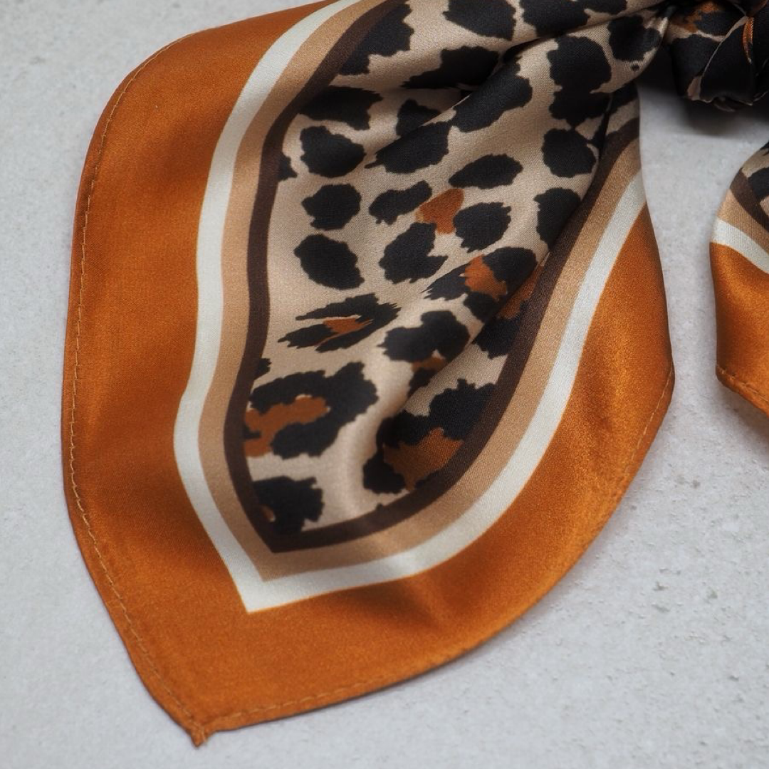 Silkeskjerf 70x70, leopard