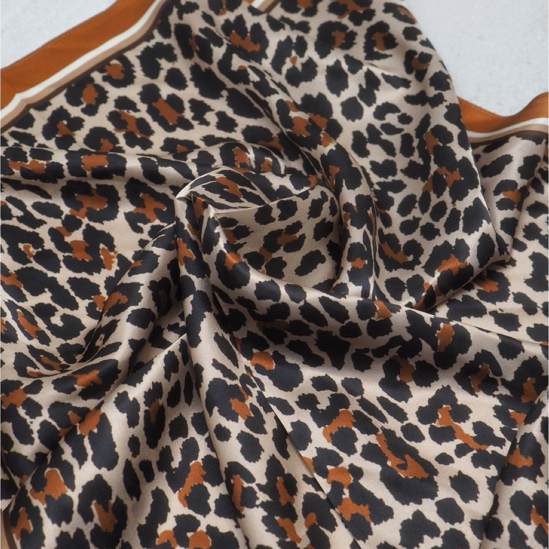 Silkeskjerf 70x70, leopard