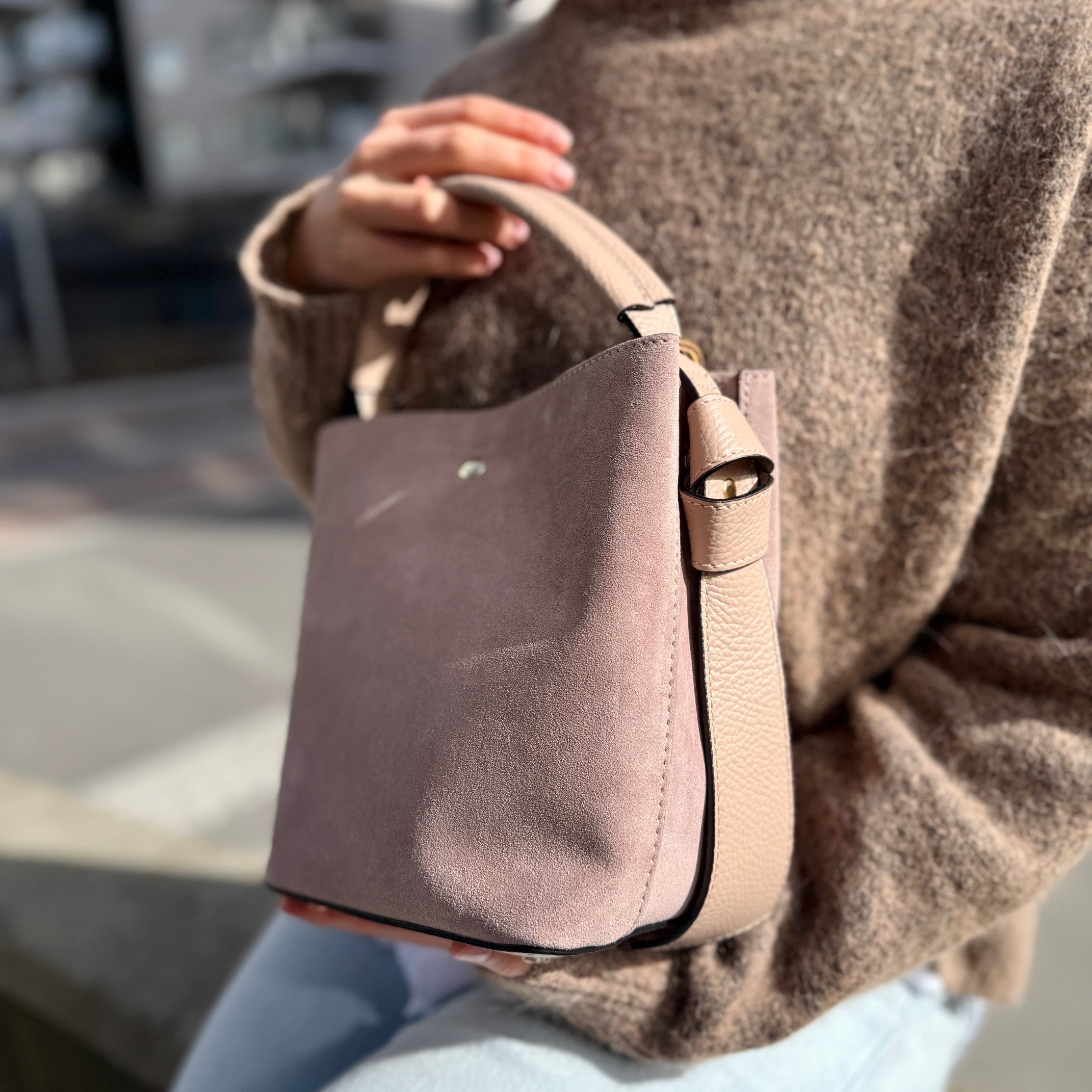 Bucket bag, semsket dus rosa/nude