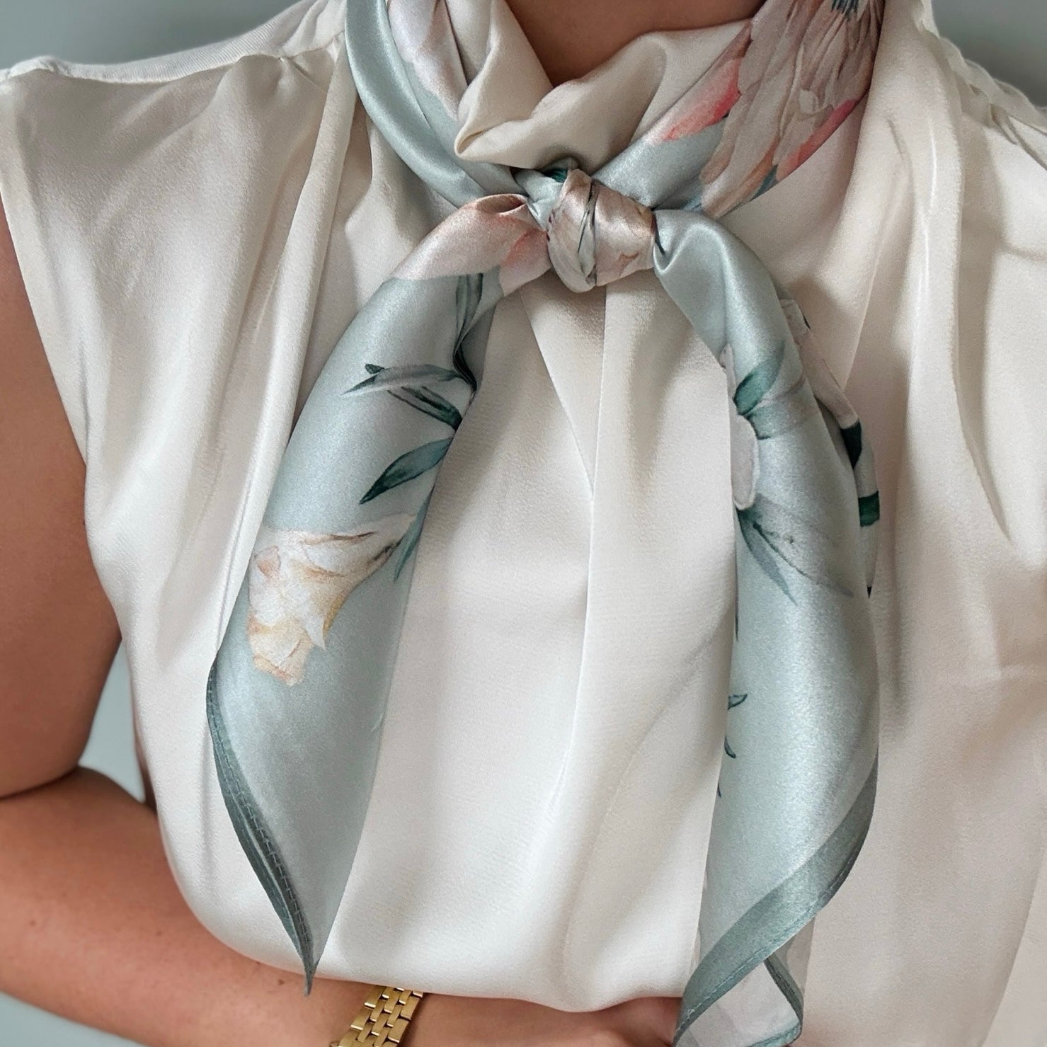Silkeskjerf 70x70, mint og beige