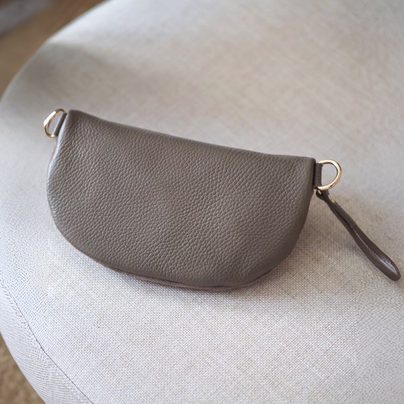 Bumbag i skinn, semsket taupe