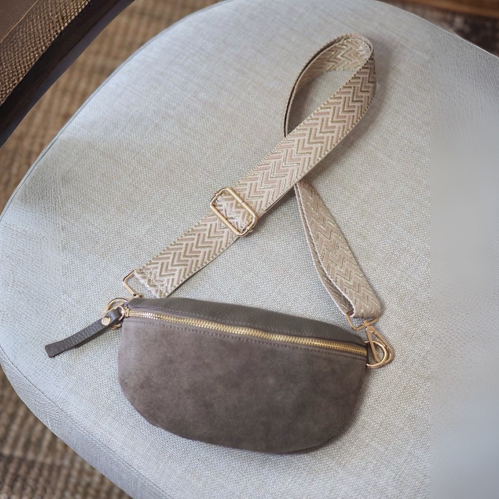 Bumbag i skinn, semsket taupe