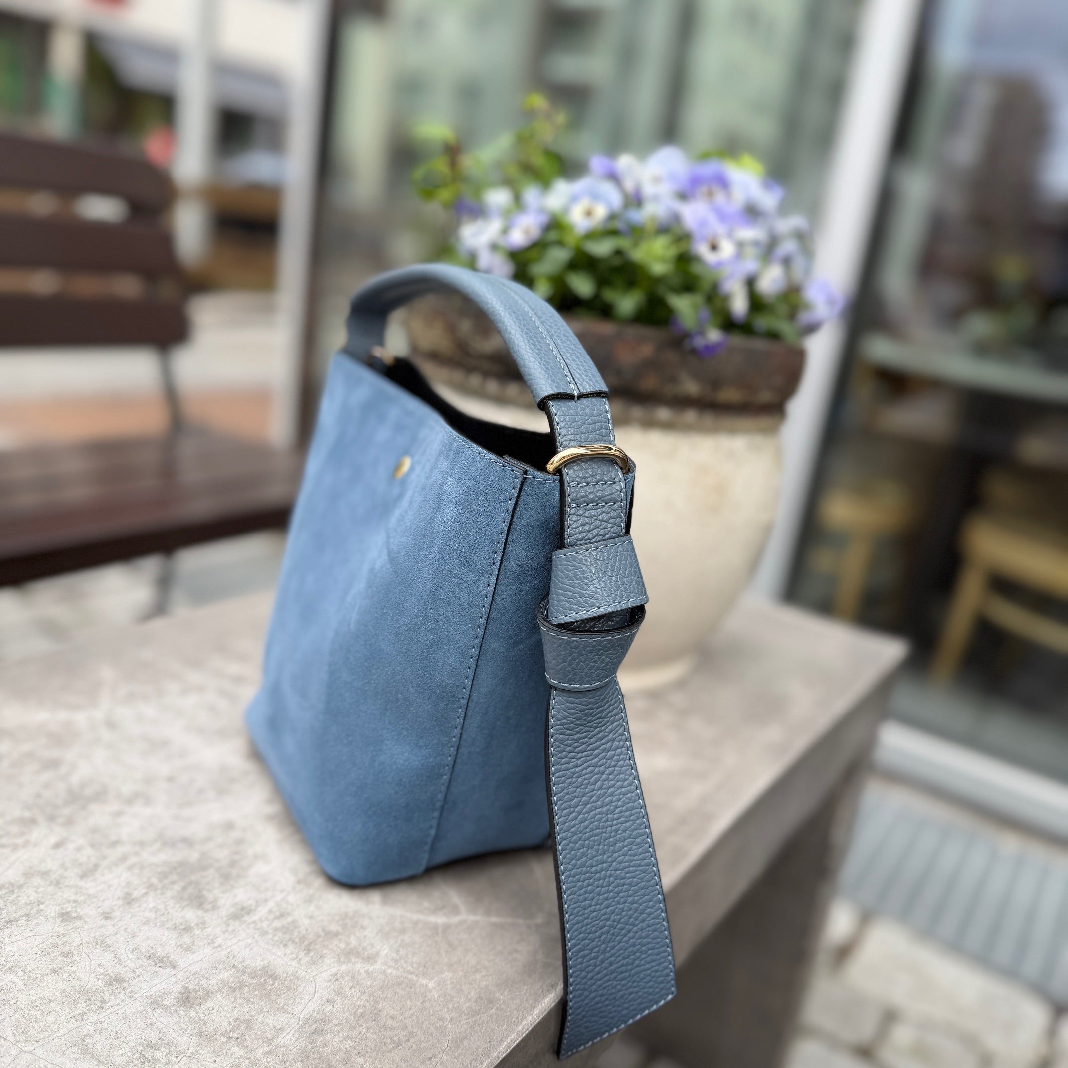 Bucket Bag, semsket lyseblå