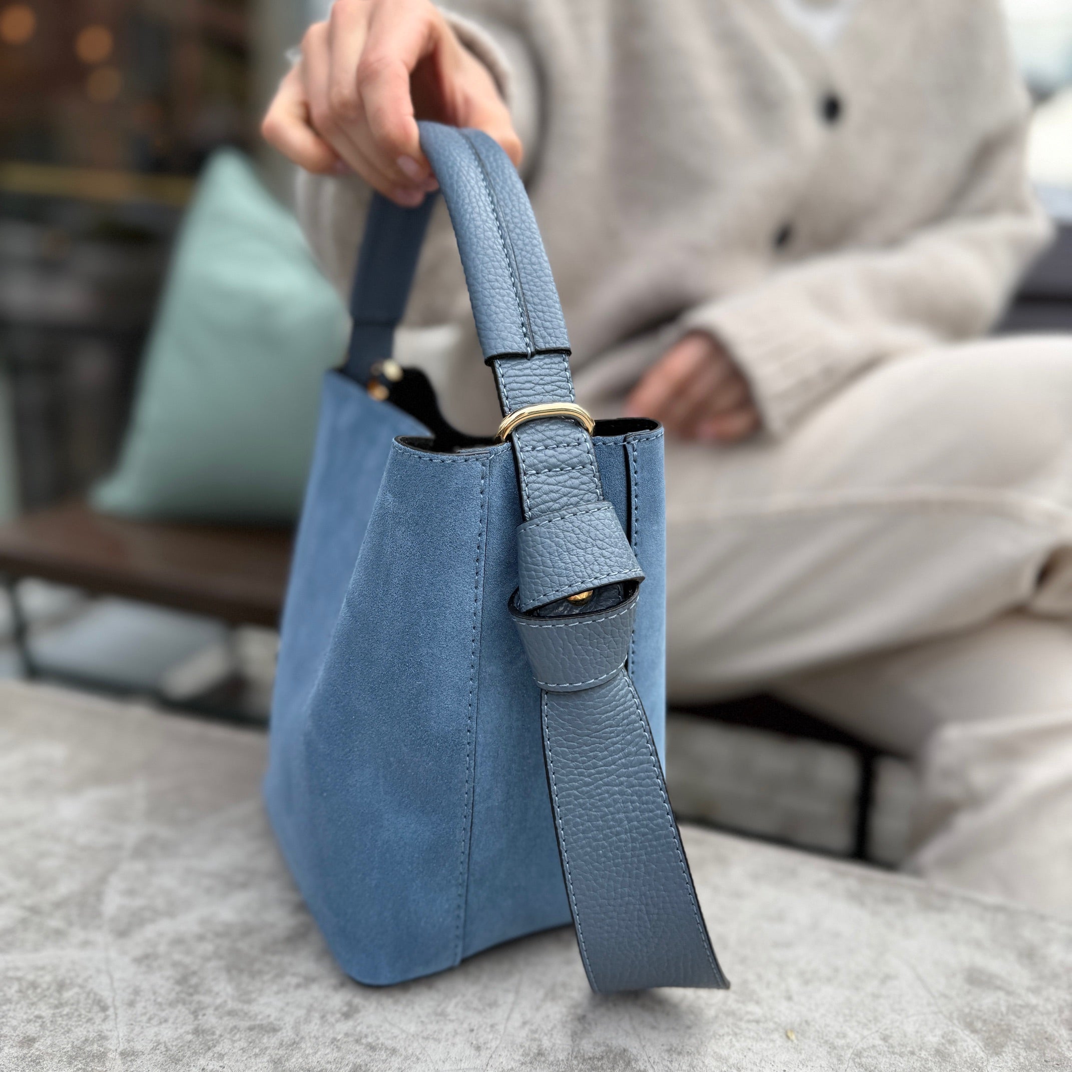 Bucket Bag, semsket lyseblå