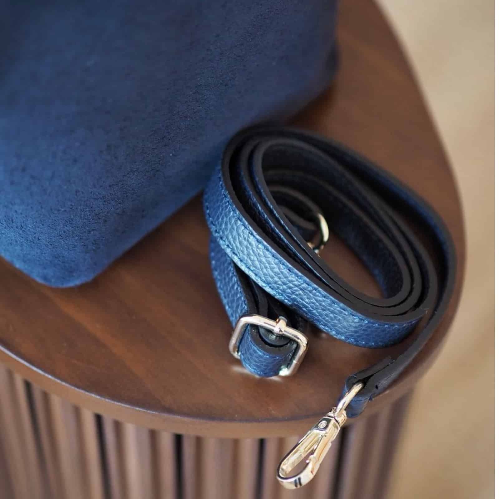 Bucket bag, semsket mørkeblå