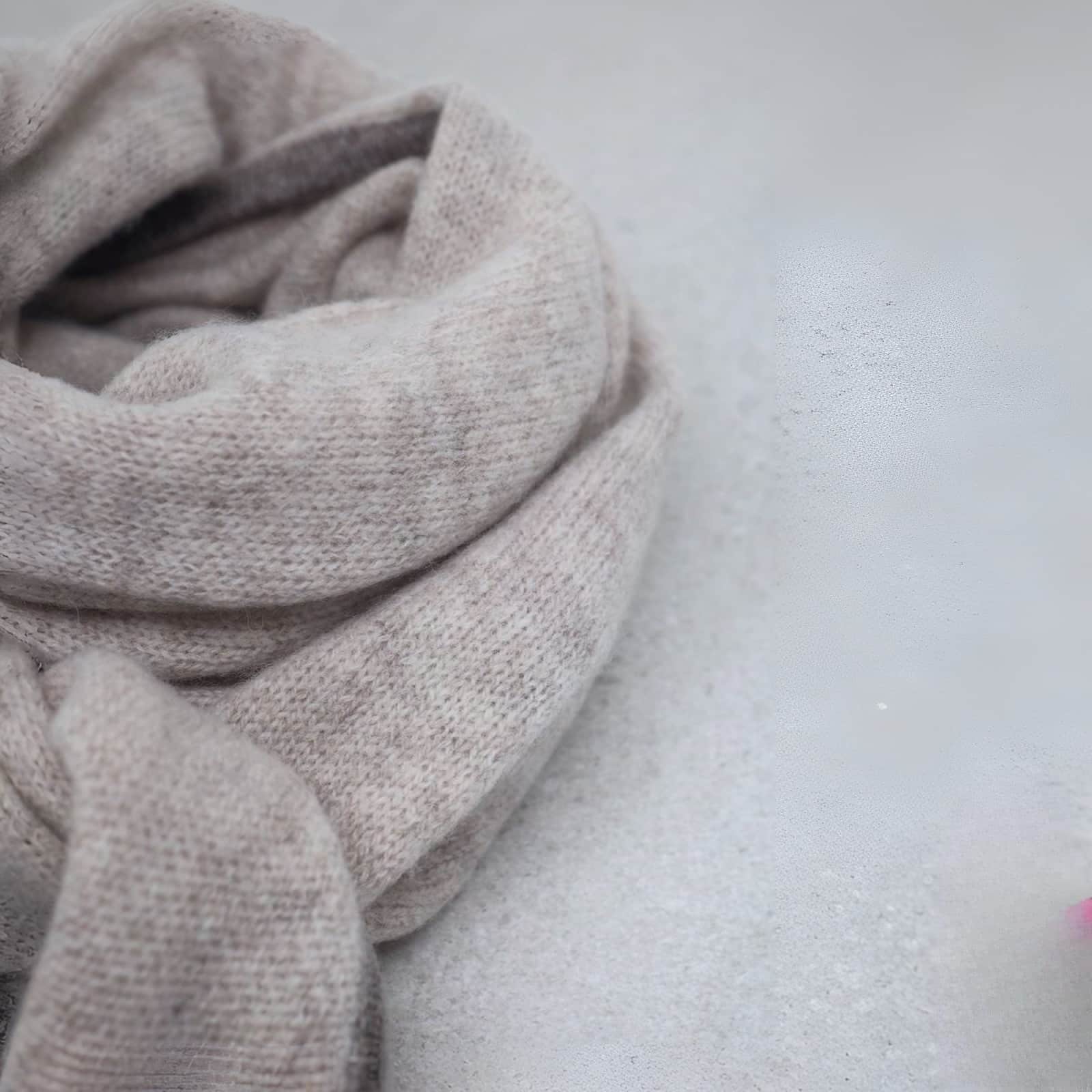 Trekantskjerf to-farget beige og brun