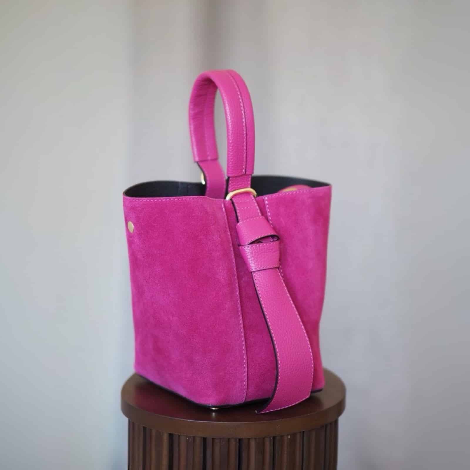 Bucket bag, semsket fuksia