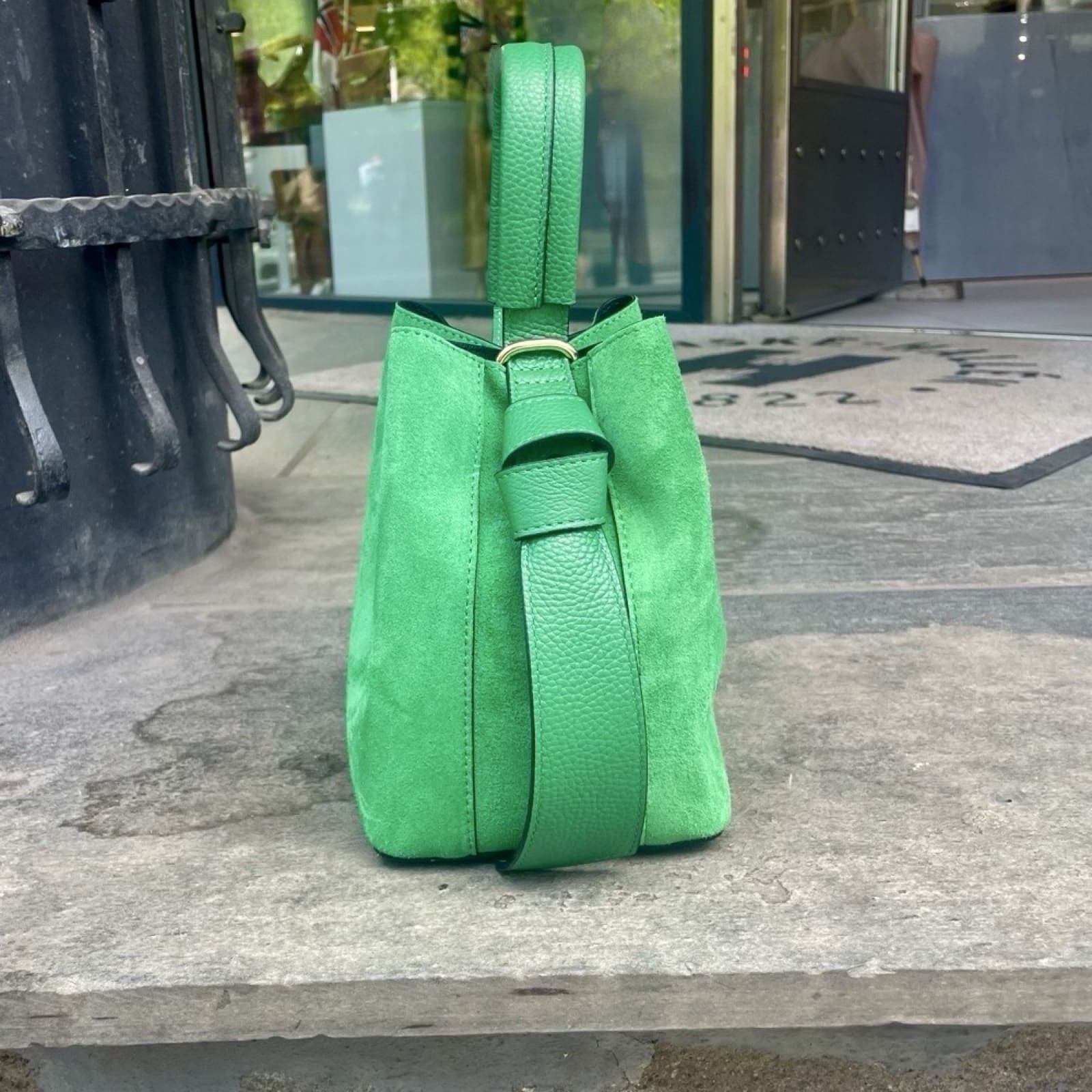 Bucket bag, semsket grønn