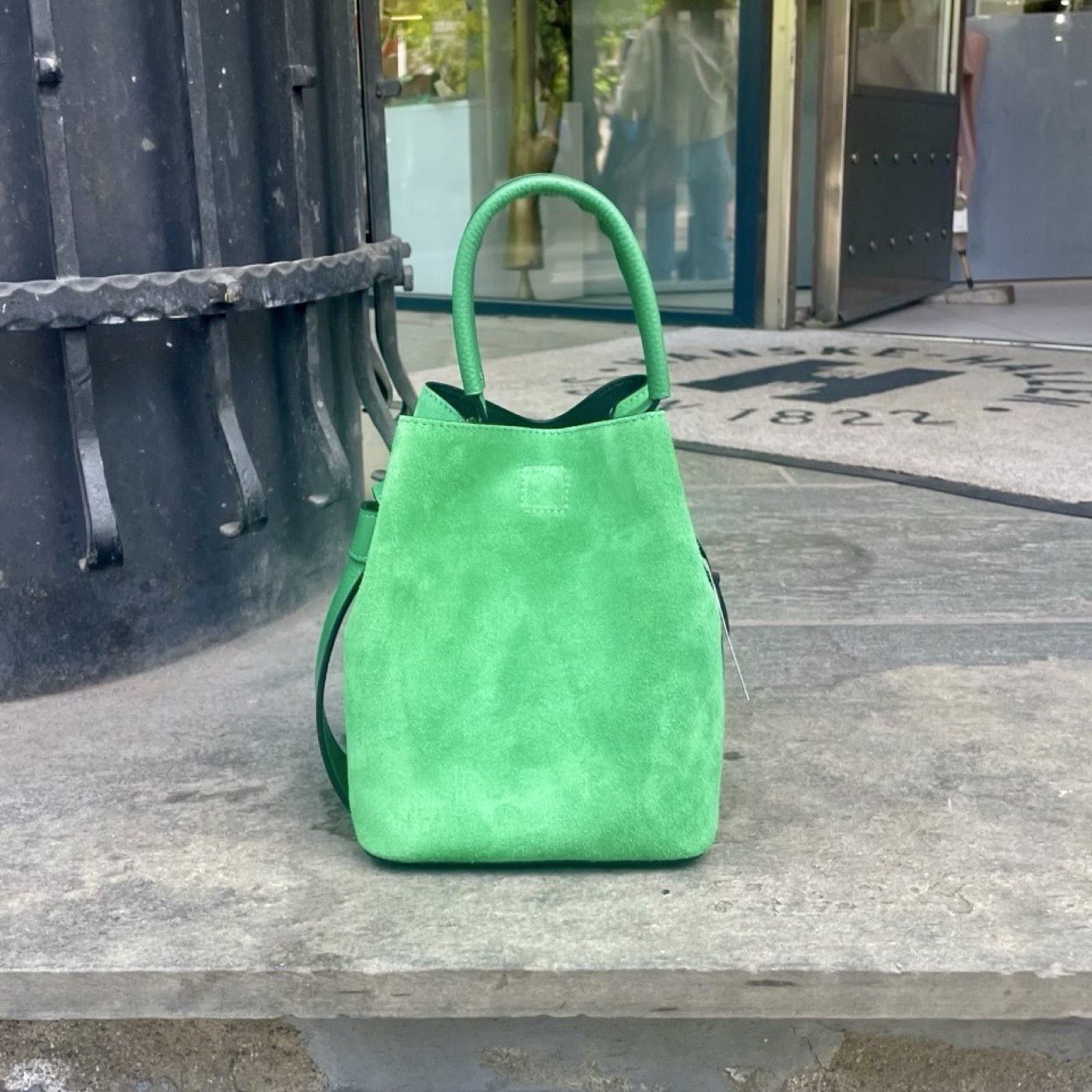 Bucket bag, semsket grønn
