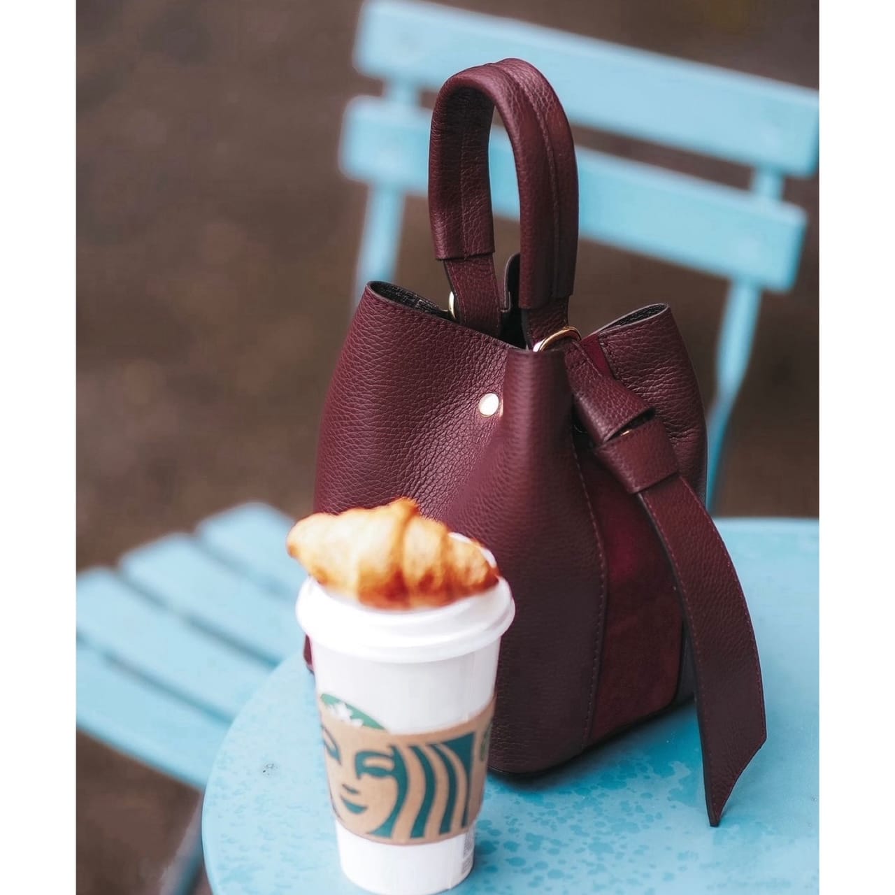 Bucket bag, bordeaux