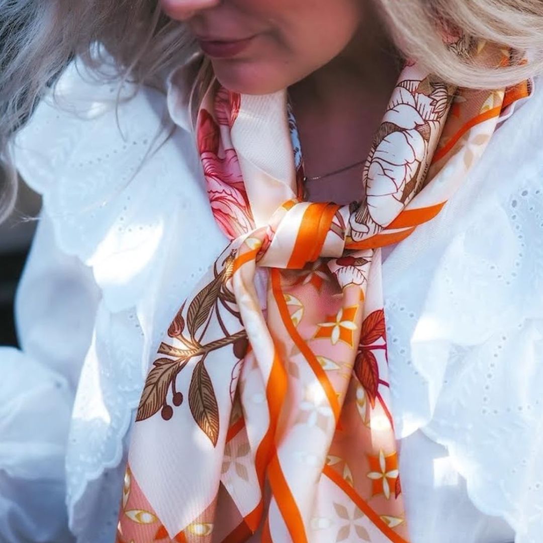Silkeskjerf stort, oransje og beige