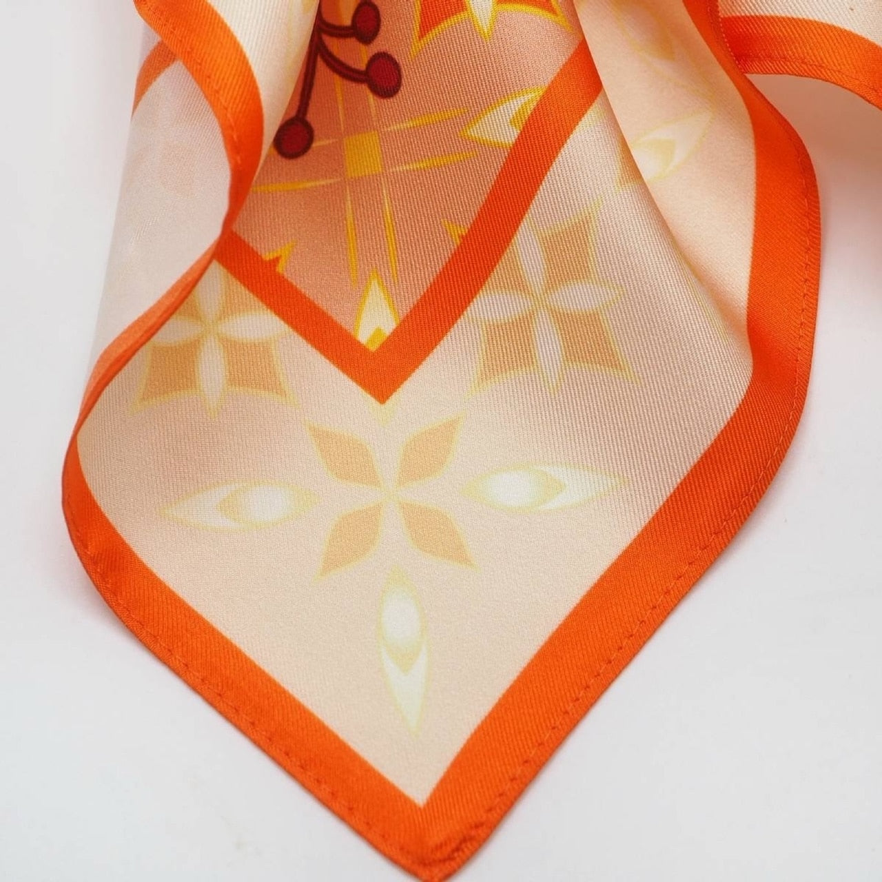 Silkeskjerf stort, oransje og beige