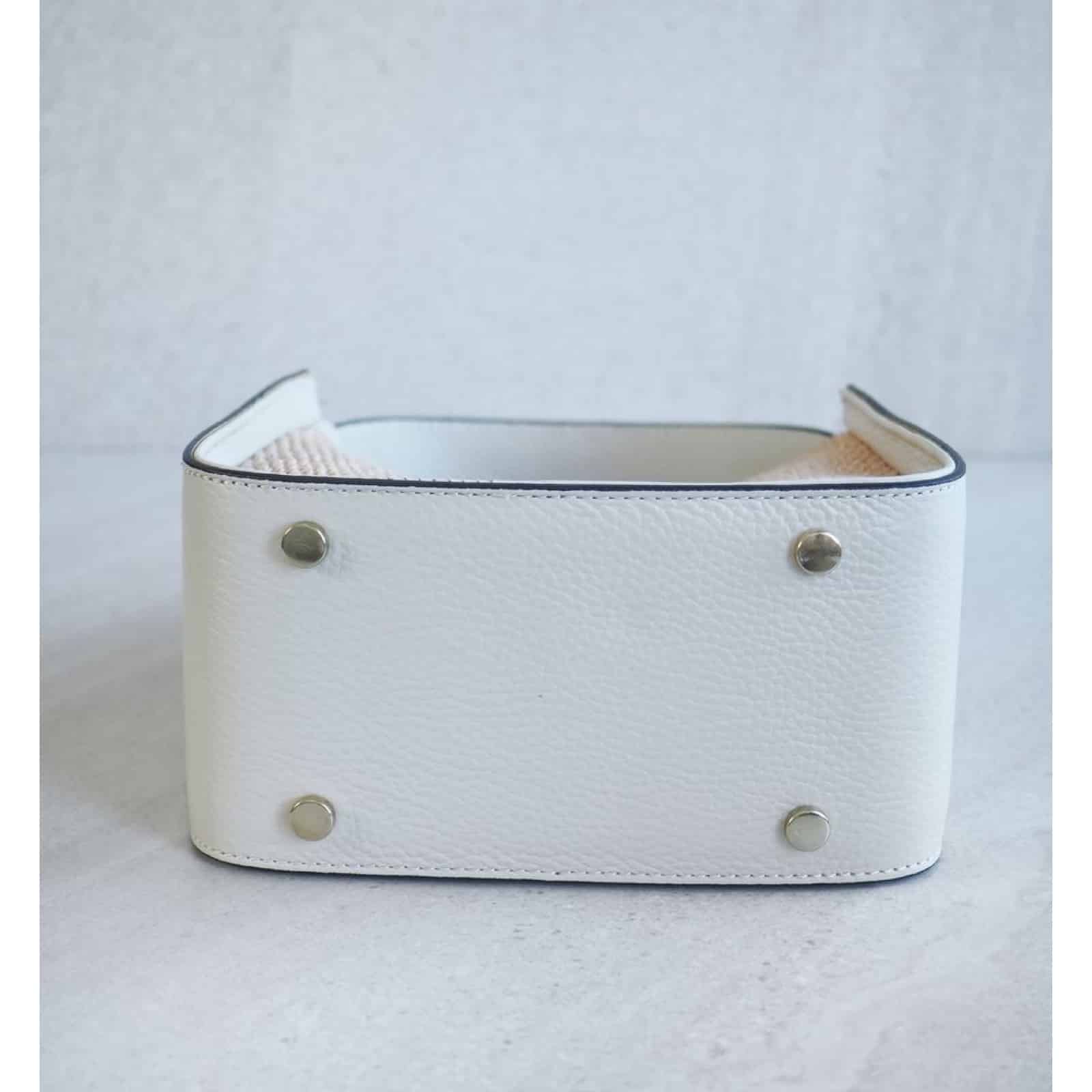 Raffia bøtteveske med skinndetaljer, beige