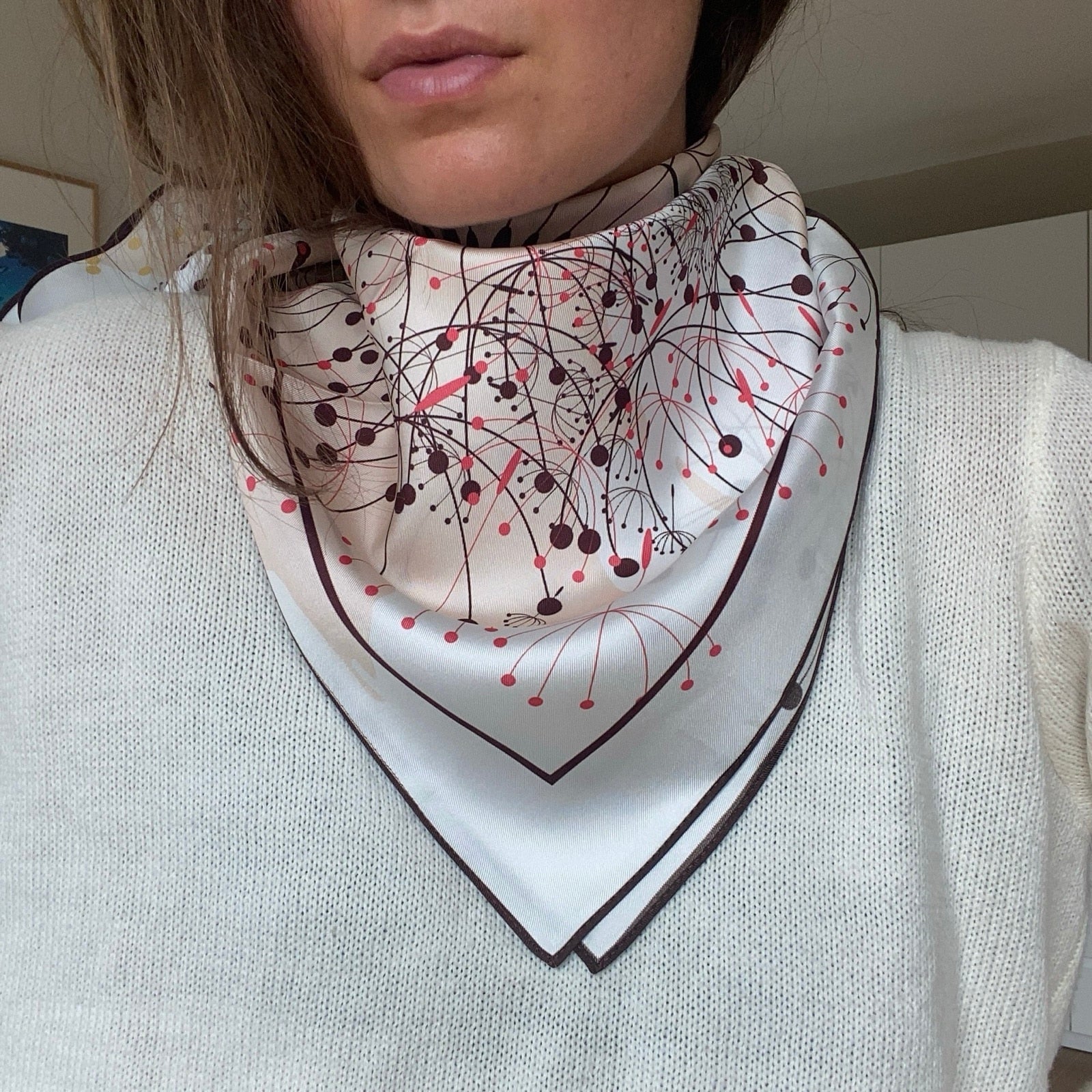 Silkeskjerf stort, i off-white, lyseblå og rosa fargetoner