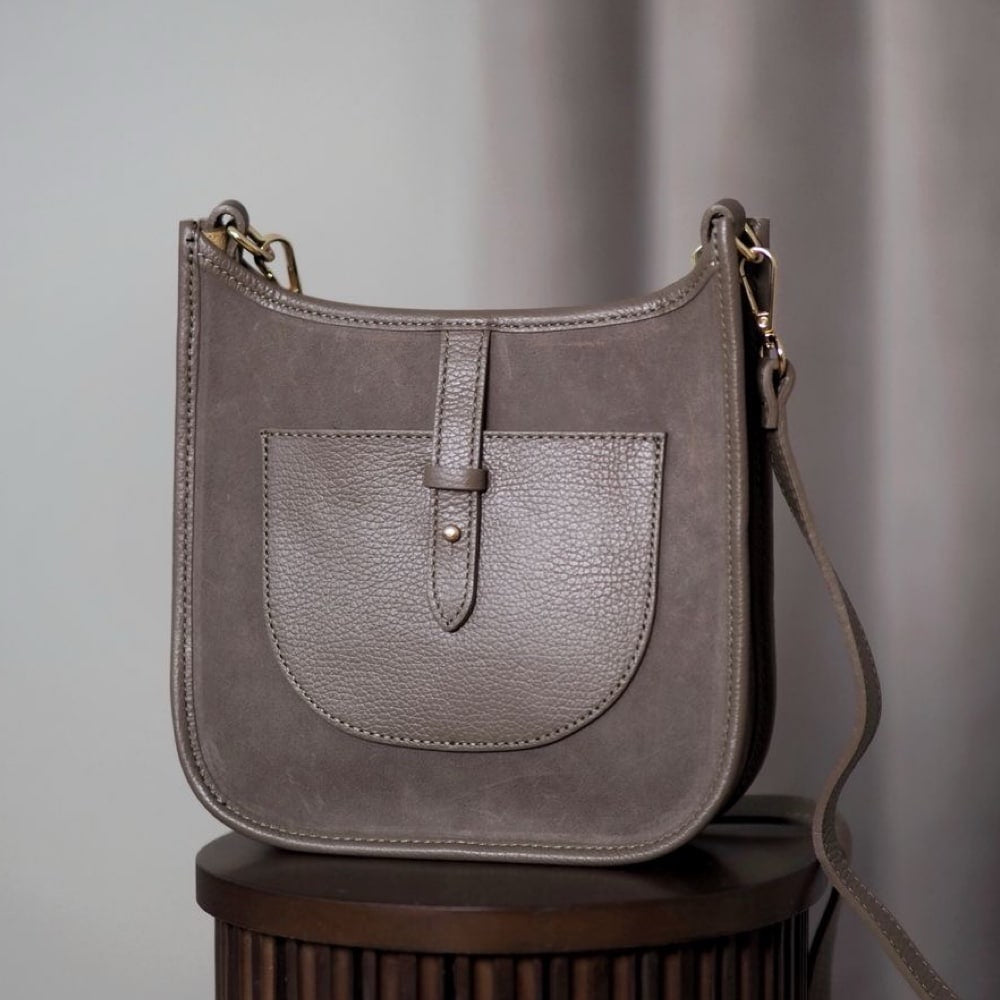 #farge_taupe