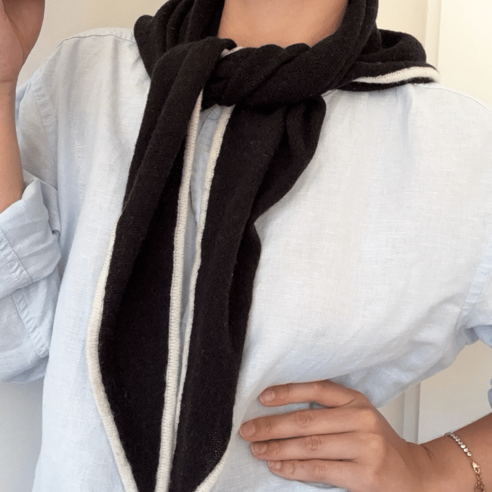 Trekantskjerf to-farget svart og off-white