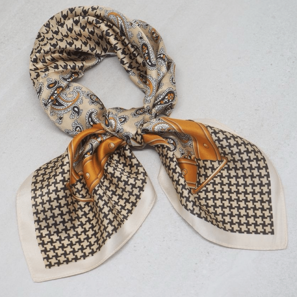 Silkeskjerf 70x70, beige og cognac