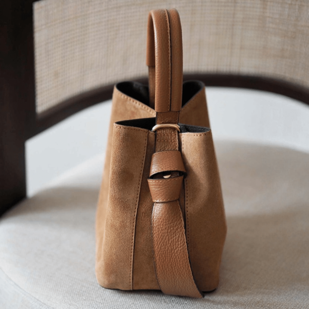Bucket bag, semsket camel