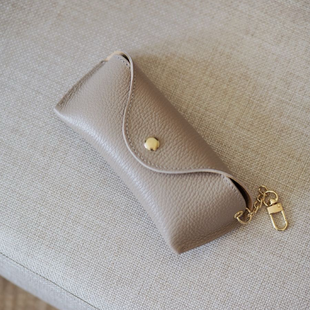 Brilleetui i skinn, beige