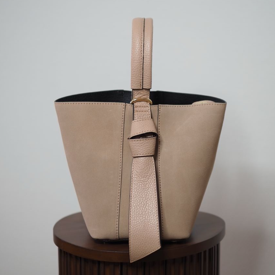 Bucket bag, semsket nude
