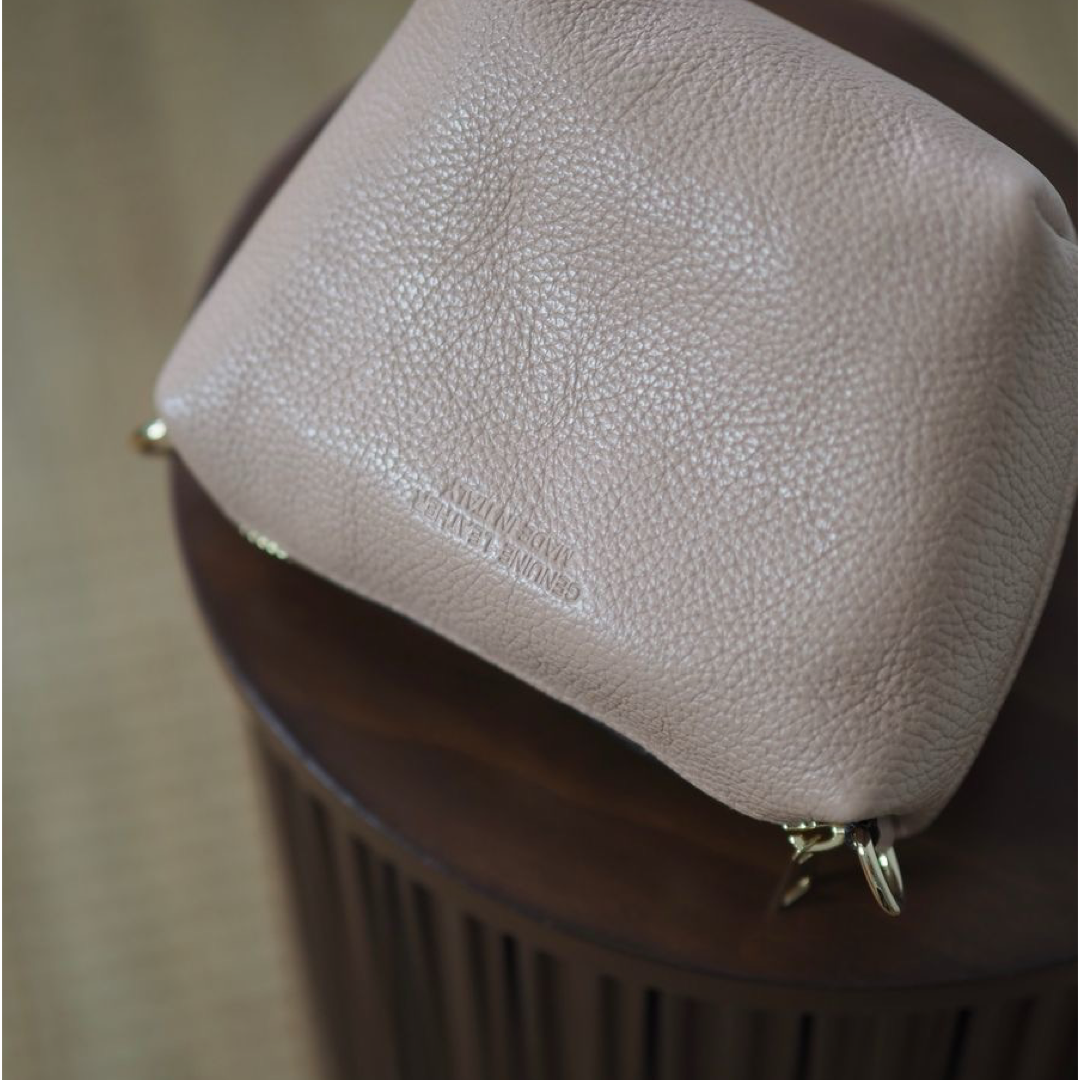 Bucket bag, semsket nude