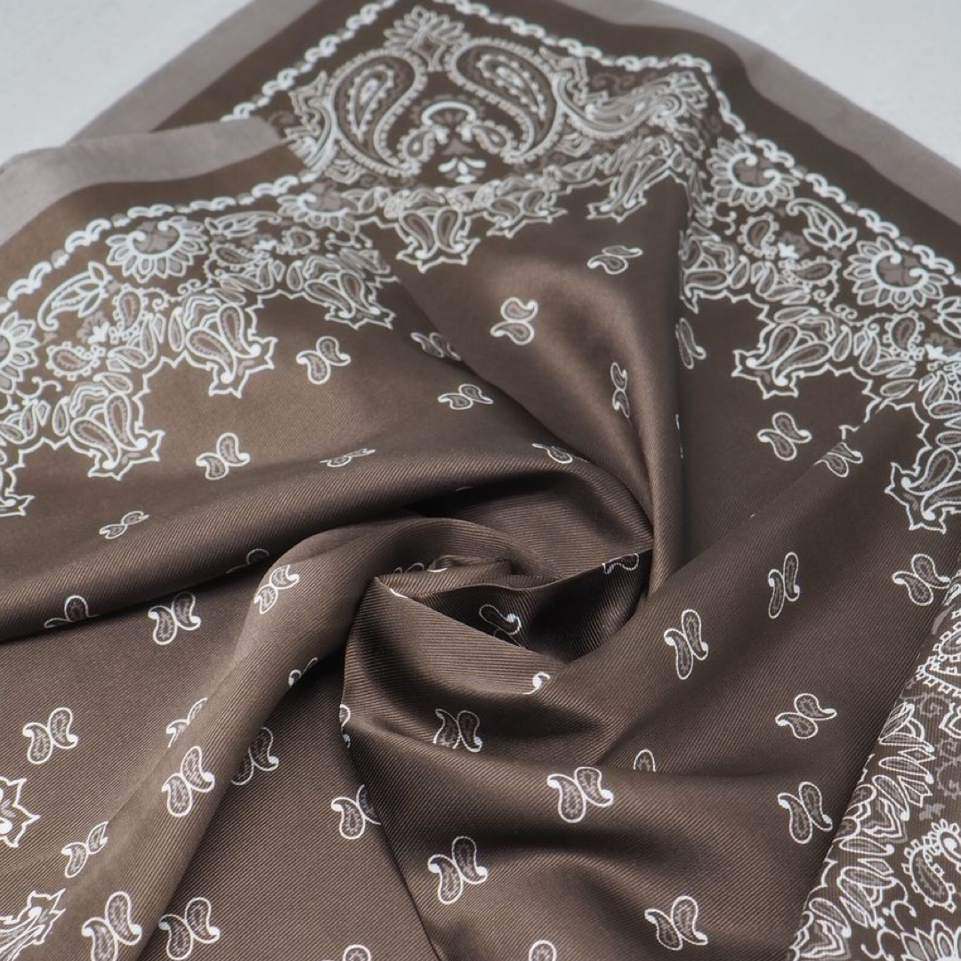 Satengskjerf, paisley brun og taupe