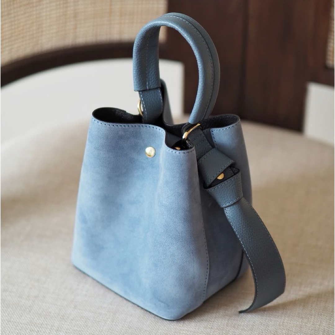 Bucket Bag, semsket lyseblå